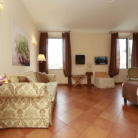 Residenza Gens Julia Panzió 2*