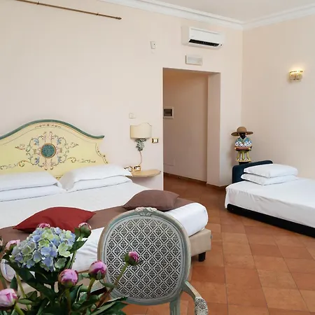 Bed & Breakfast Residenza Gens Julia 4*