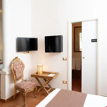 Residenza Gens Julia Bed & Breakfast 4*