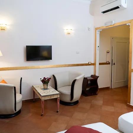 Residenza Gens Julia Roma