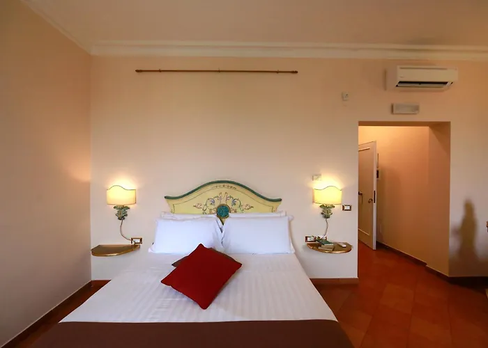 לינה וארוחת בוקר Residenza Gens Julia 4*