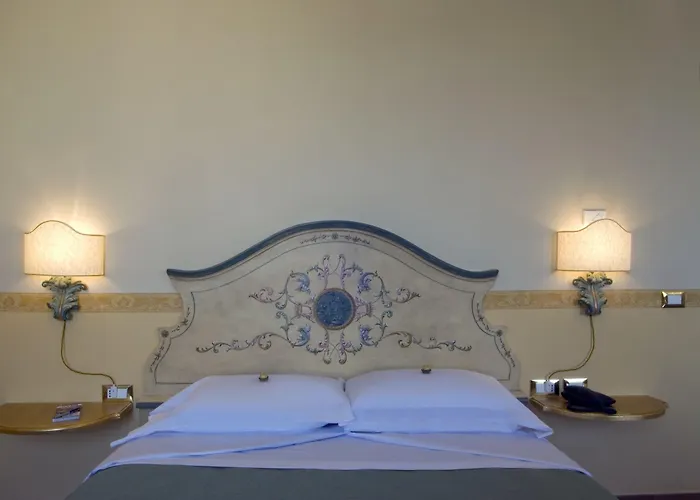 לינה וארוחת בוקר Residenza Gens Julia 4*