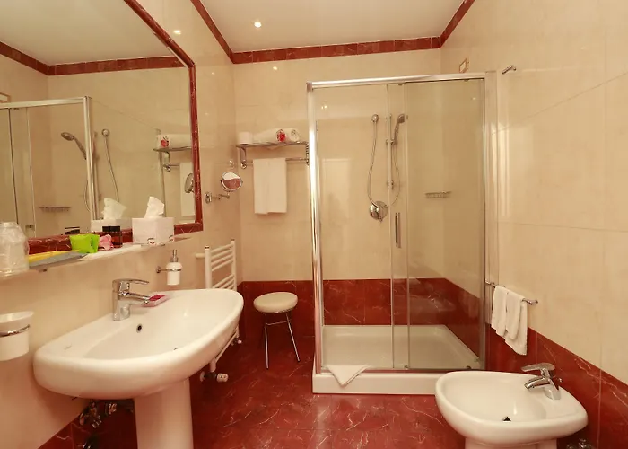 לינה וארוחת בוקר Residenza Gens Julia רומא