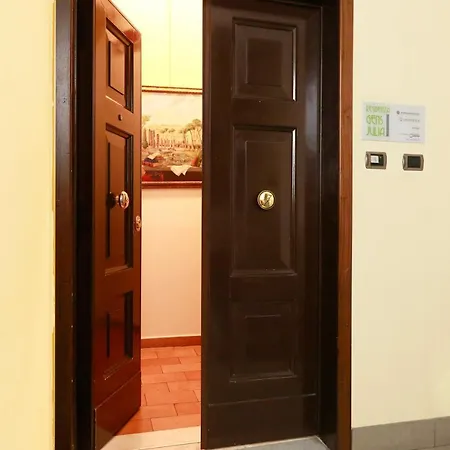 Residenza Gens Julia Bed & Breakfast 4*