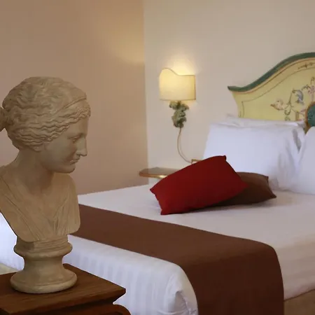 Residenza Gens Julia Bed & Breakfast 4*
