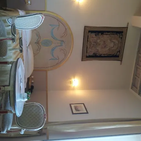 Residenza Gens Julia Bed & Breakfast 4*